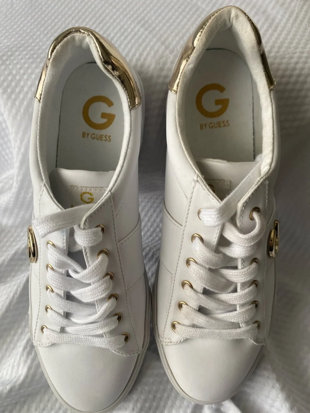 G by Guess White Sneakers with Gold Accents Super Cute Women’s Size 11M NWOT